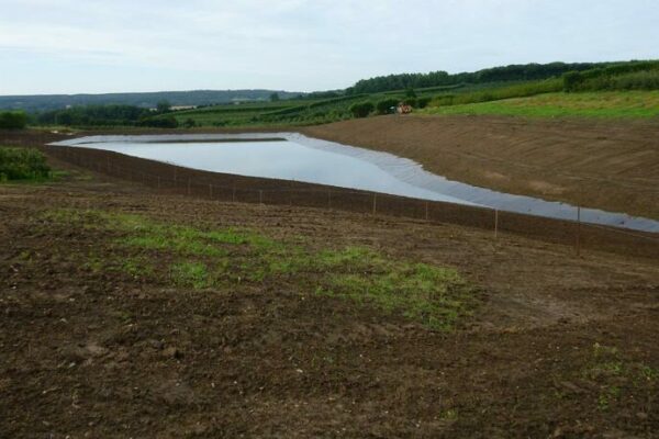 Lined-reservoir Lined-reservoir