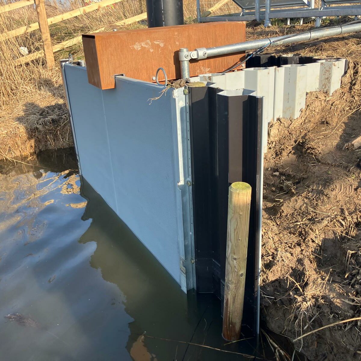 water level management using solar power